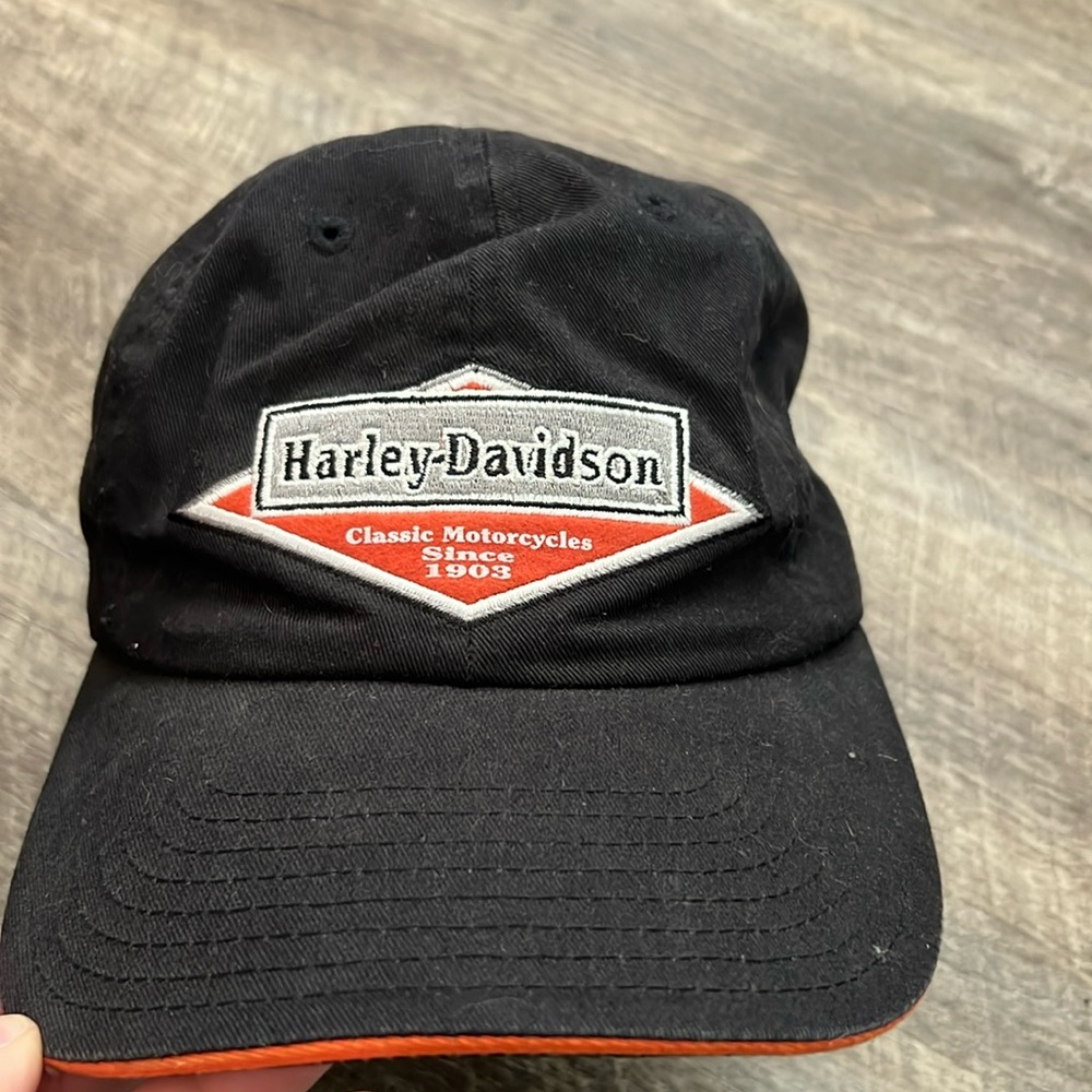 Black Harley Davidson adjustable cap.